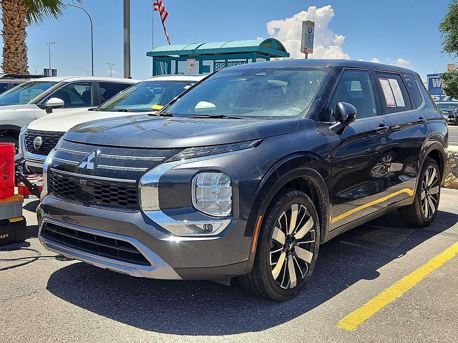 Gray 2025 Mitsubishi Outlander SUV / Crossover Front-Wheel Drive Continuously Variable Transmission
