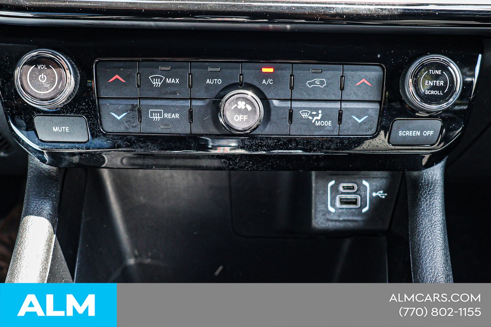 Used 2024 Silver Jeep Trailhawk image 31