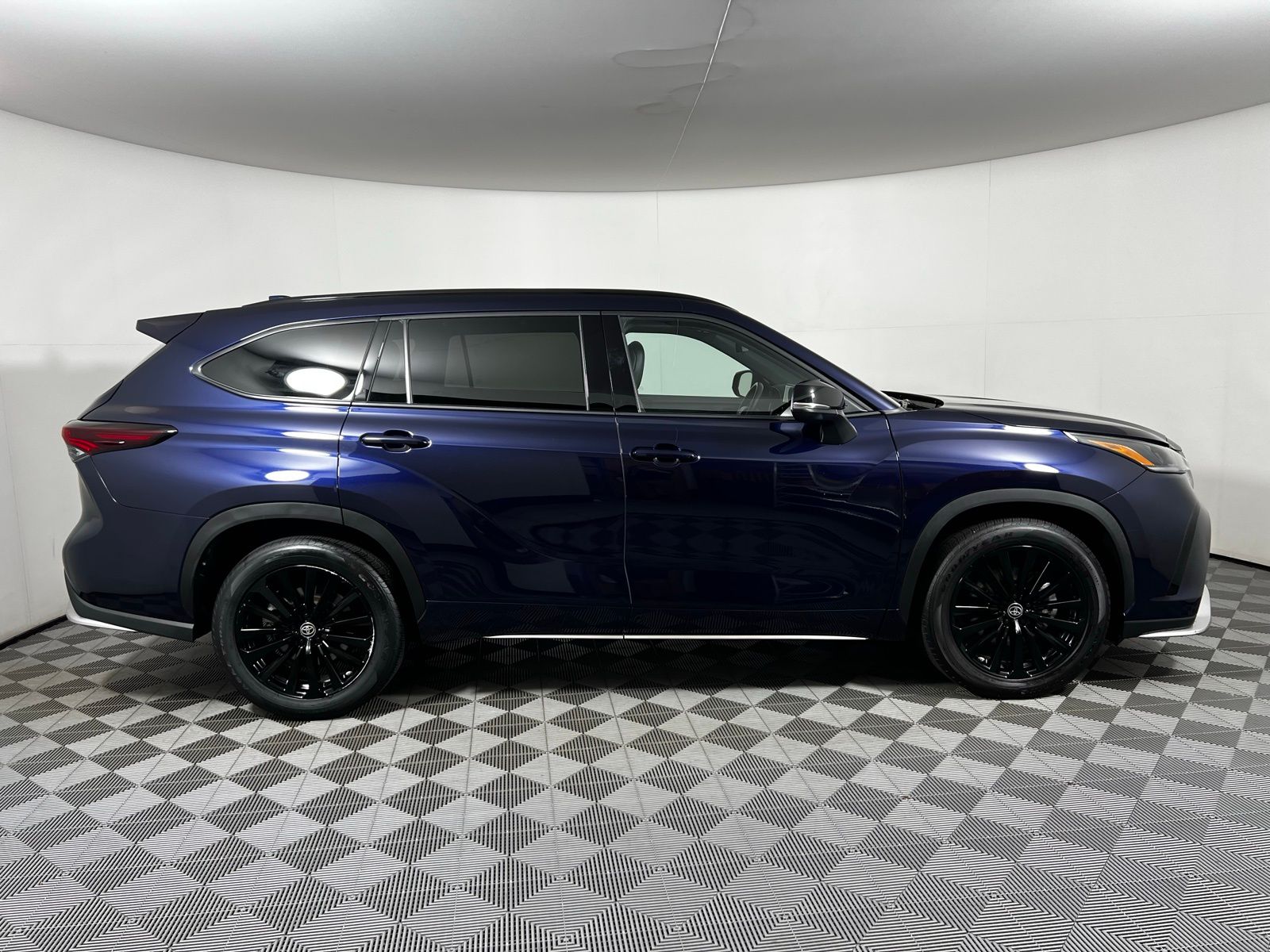 2024 Toyota Highlander XSE 4