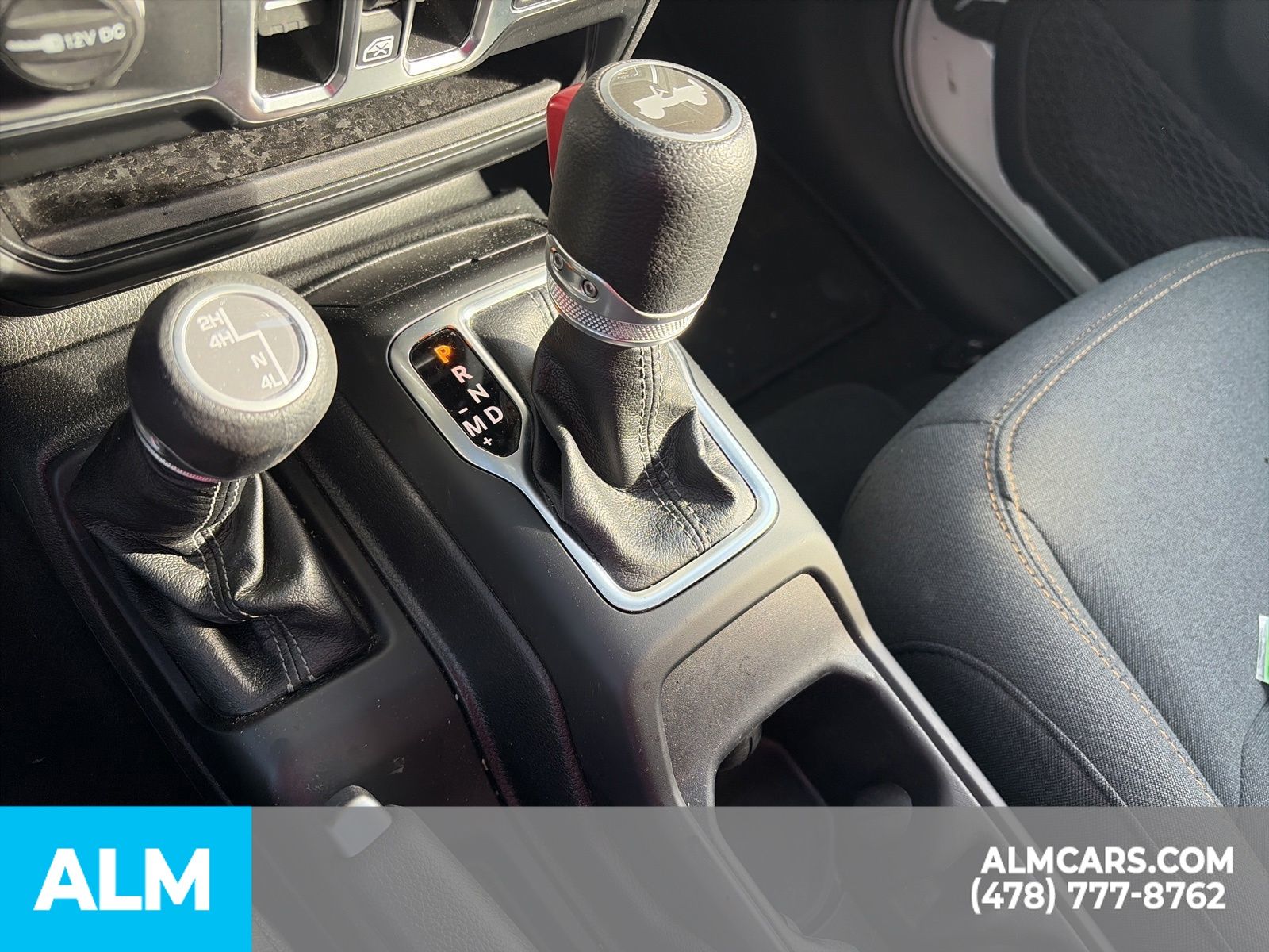 Used 2025 White Jeep Sahara image 19