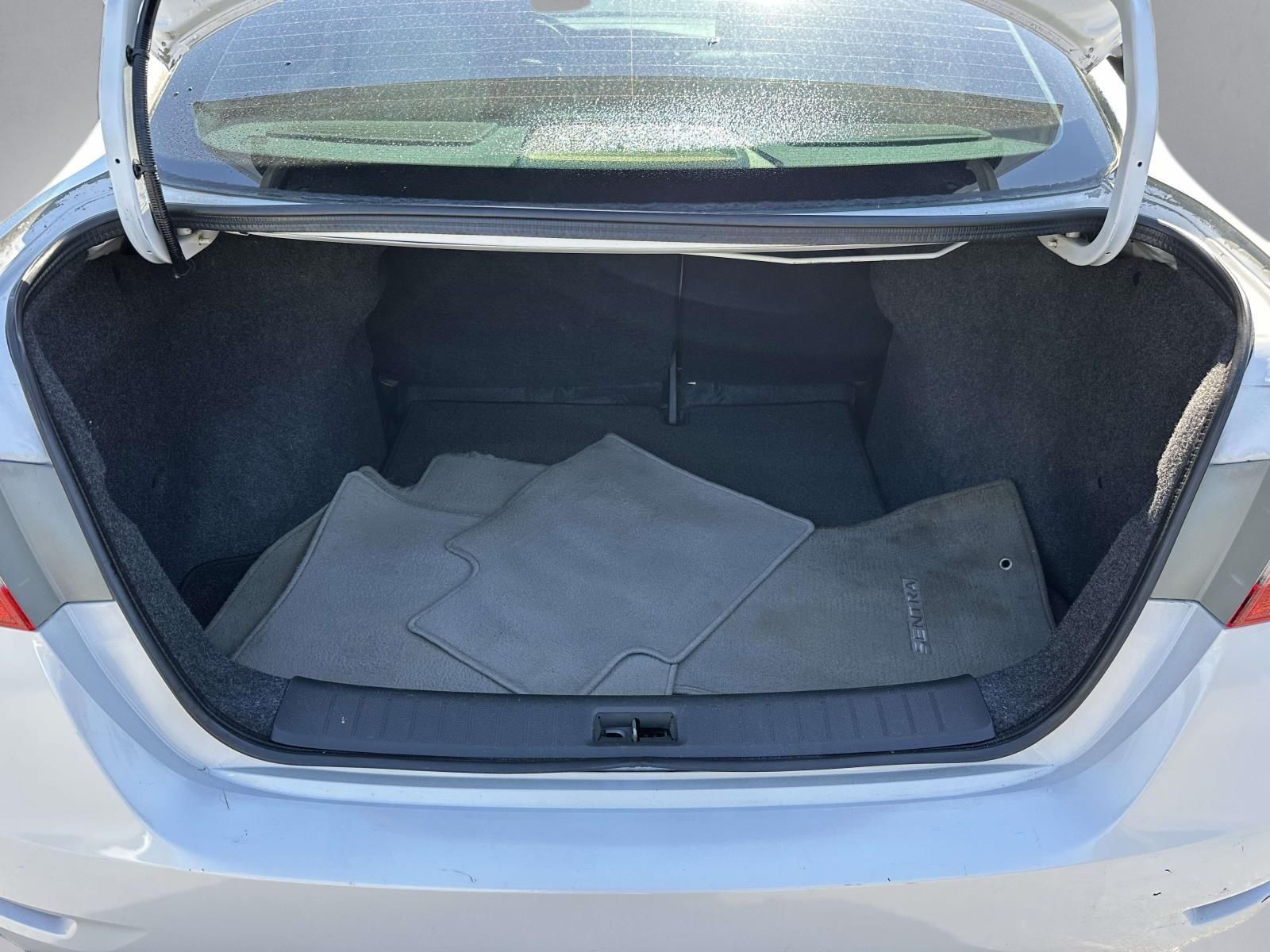 Used 2014 White Nissan S image 26