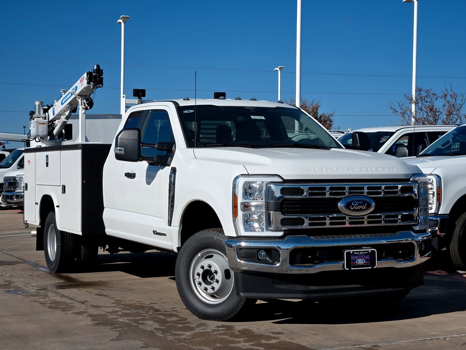 2025 Ford F-350 Super Duty Chassis XL SuperCab DRW 4WD