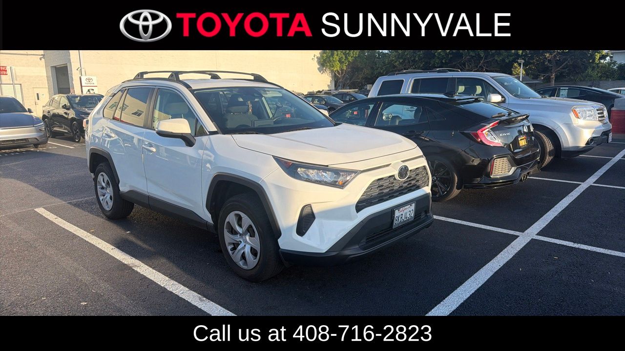 2019 Toyota RAV4 LE FWD's photo