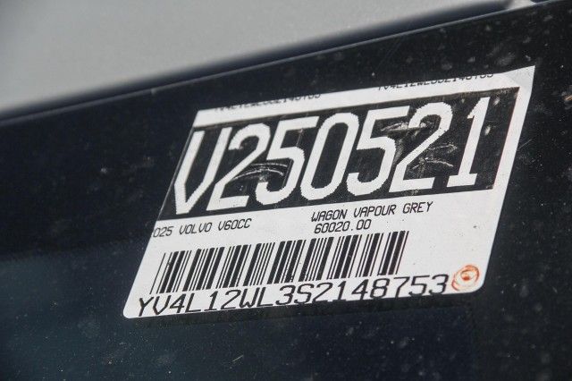 2025 Volvo V60 Cross Country Ultra - Photo 29