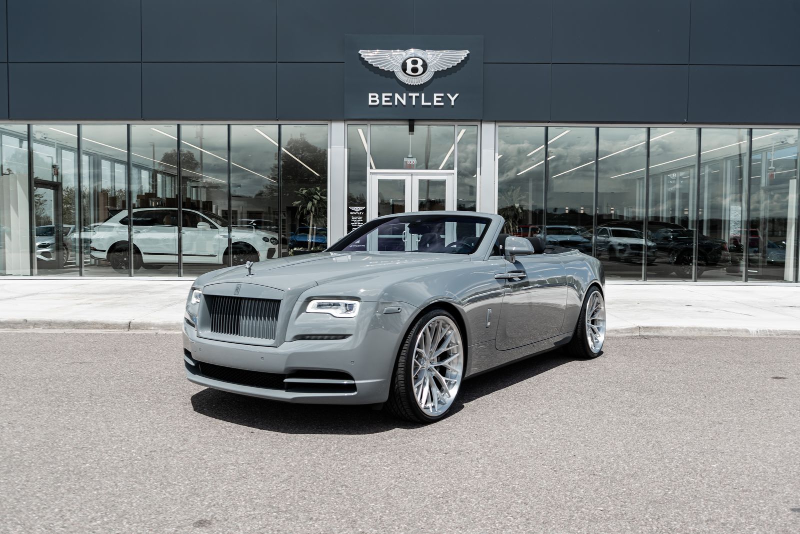 2020 Rolls-Royce Dawn -'s photo