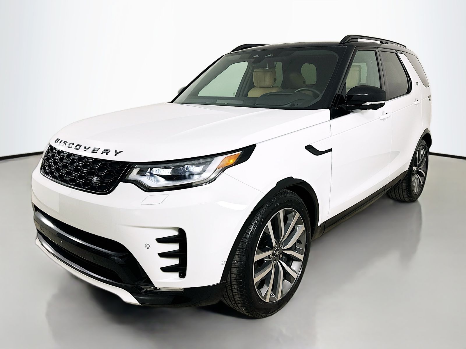 Fuji White 2025 Land Rover Discovery P360 Dynamic SE AWD SUV / Crossover All-Wheel Drive 8-Speed Automatic