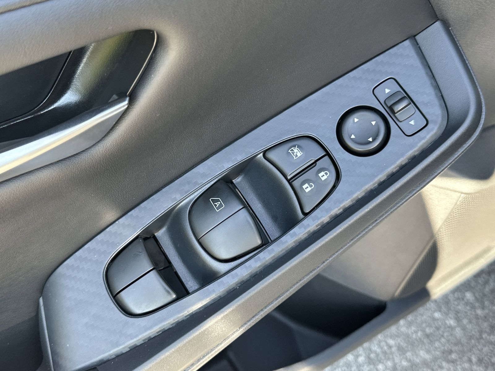 2025 Nissan Sentra SV photo 15