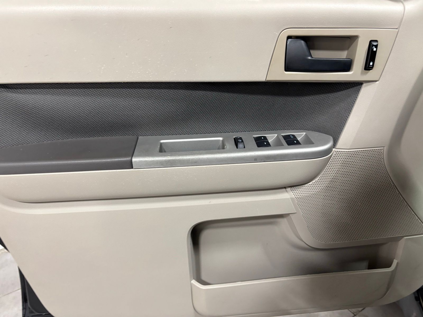 Used Car 2009 Ford Escape  Xlt For Sale Under $10,000 In Austin, Texas