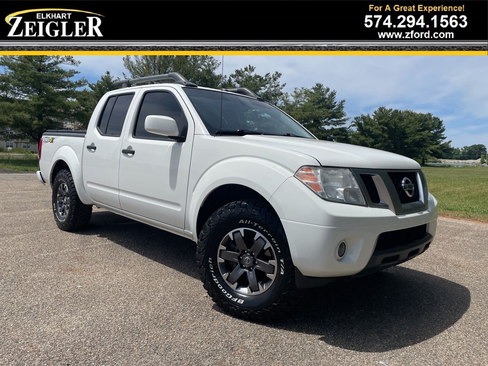 Glacier White 2021 Nissan Frontier PRO-4X Crew Cab 4WD Pickup Truck Four-Wheel Drive 9-Speed Automatic