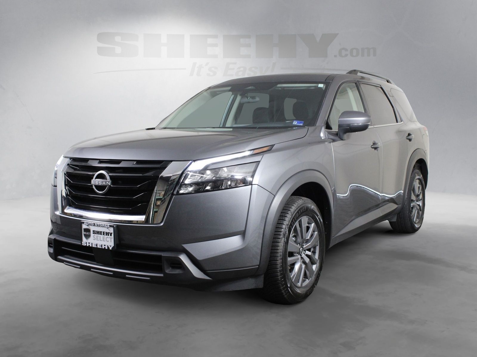 Used 2024 Gray Nissan SV image 6