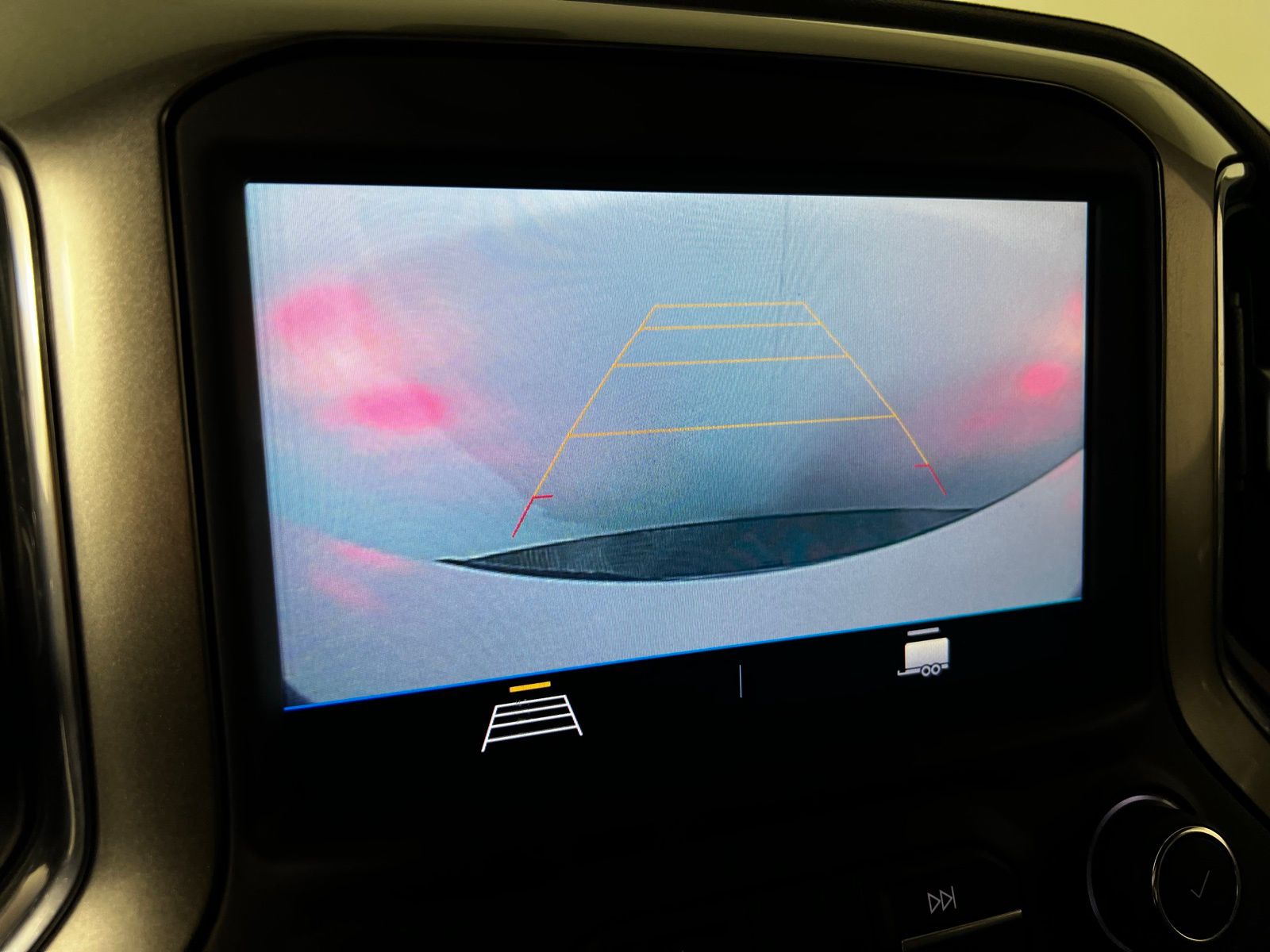 Thumbnail: 2020 Chevrolet Silverado 1500 - 19