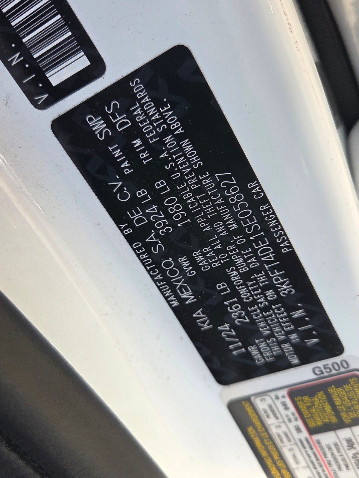 Used 2025 White Kia LXS image 18