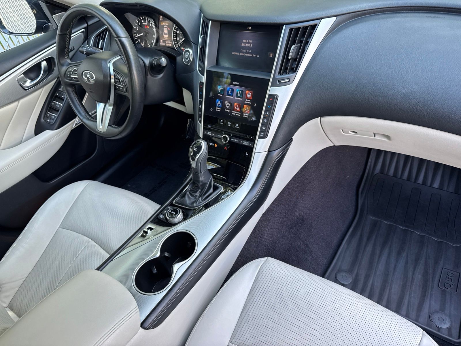 Used 2022 Grand Blue INFINITI LUXE image 37