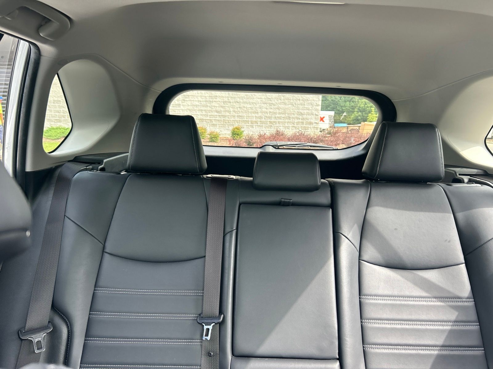 Used 2020 White Toyota XLE Premium image 26
