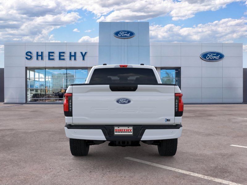 New 2025 Oxford White Ford XLT image 7