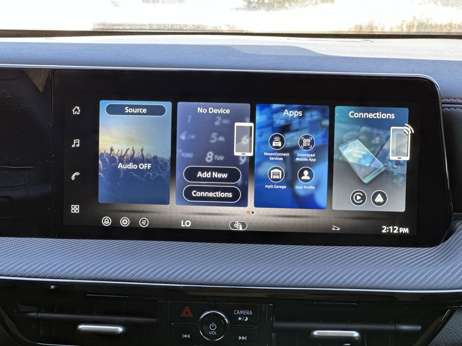 2026 Nissan Kicks SR photo 2