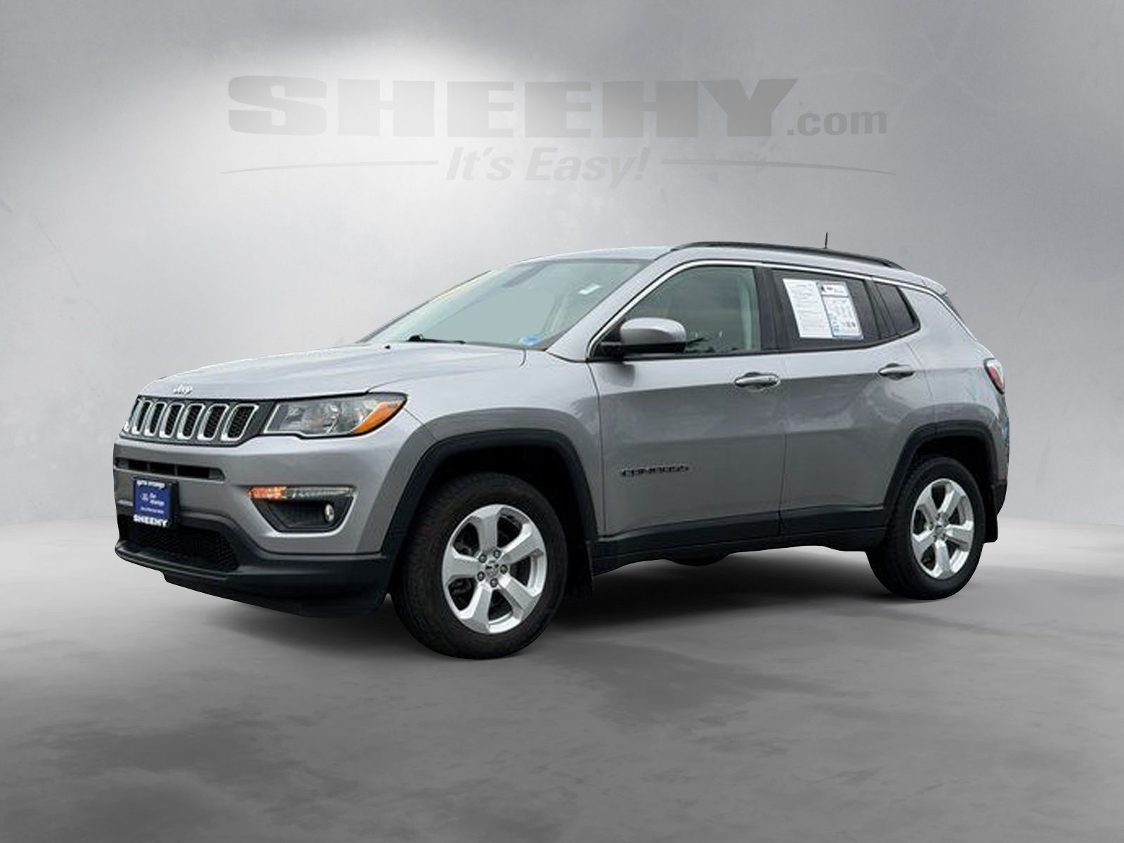 Used 2019 Billet Silver Metallic Jeep Latitude image 17