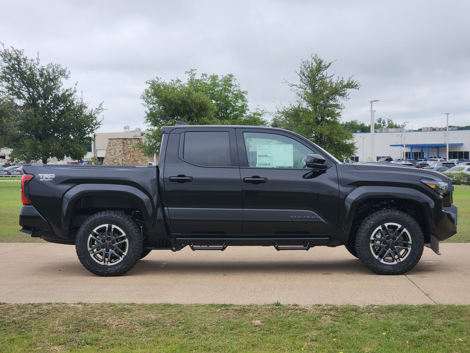 View vehicle photo 7