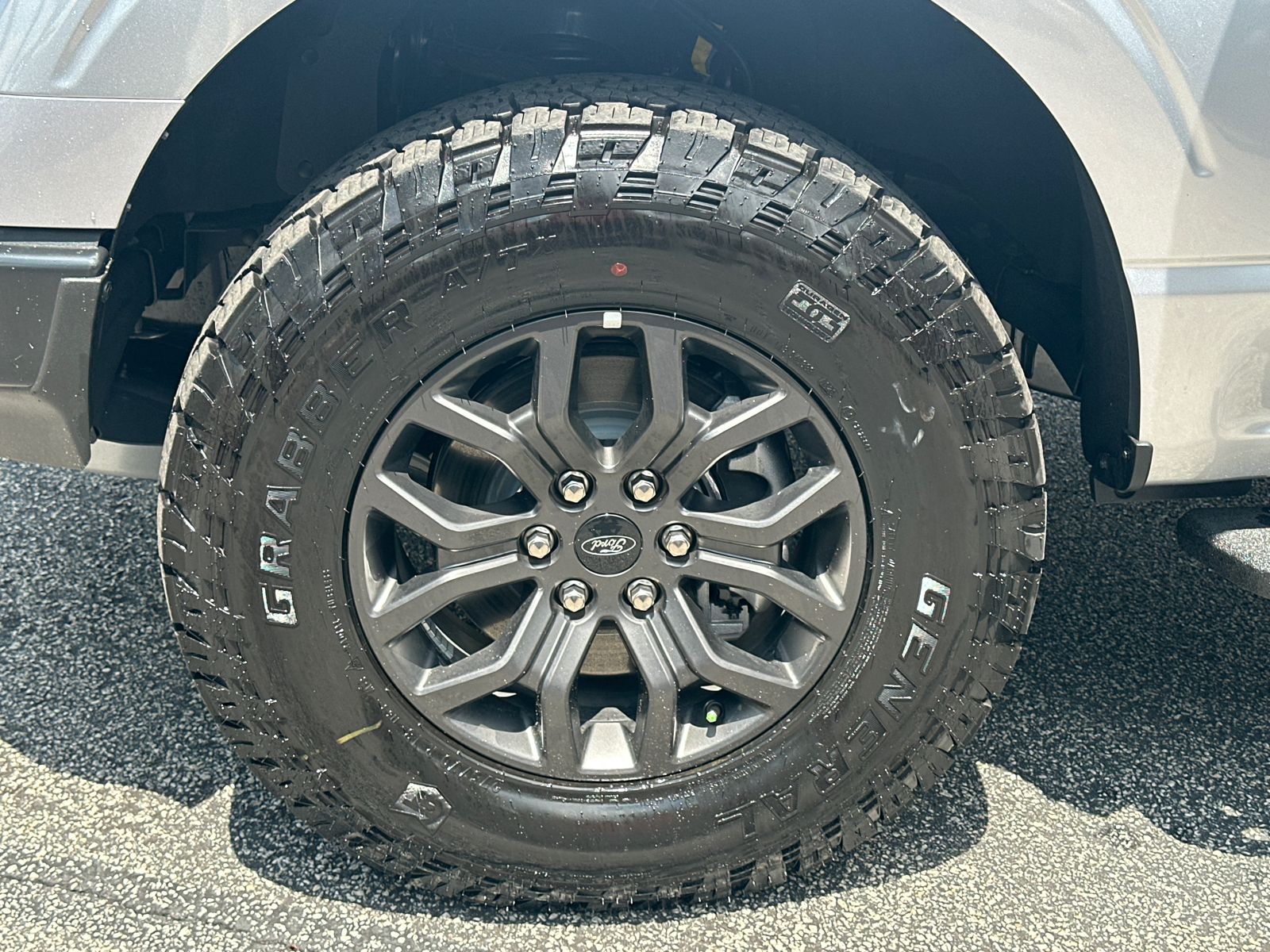 New 2026 Iconic Silver Metallic Ford Tremor® image 12