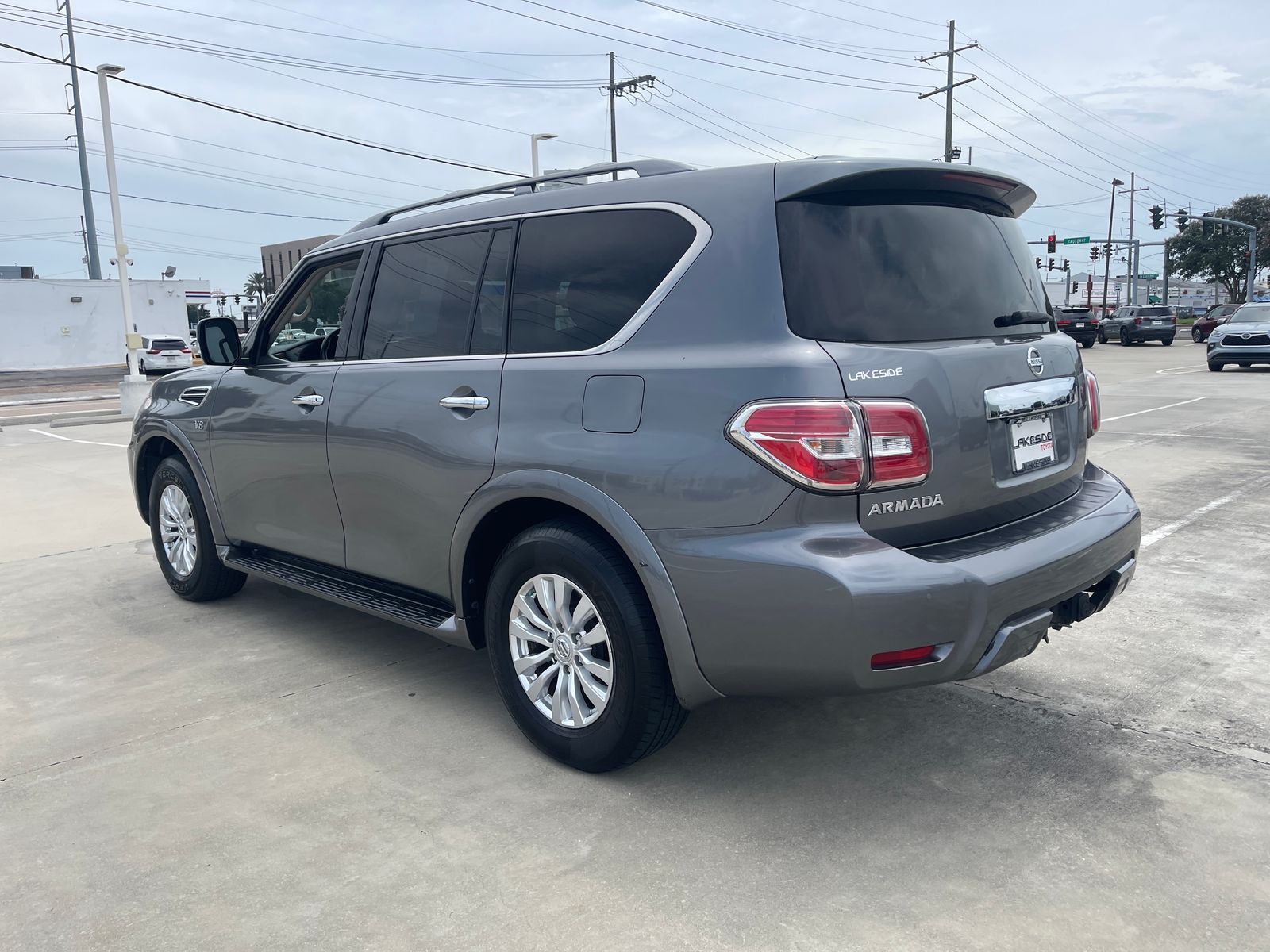 View vehicle photo 3