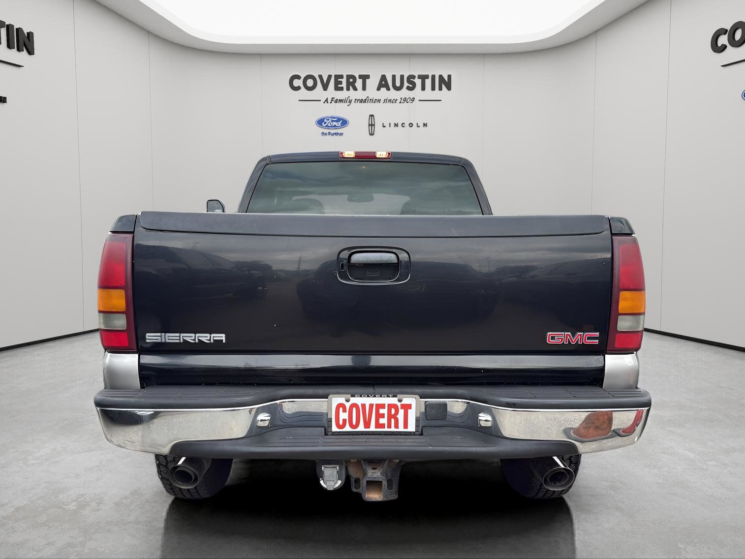 View vehicle photo 3