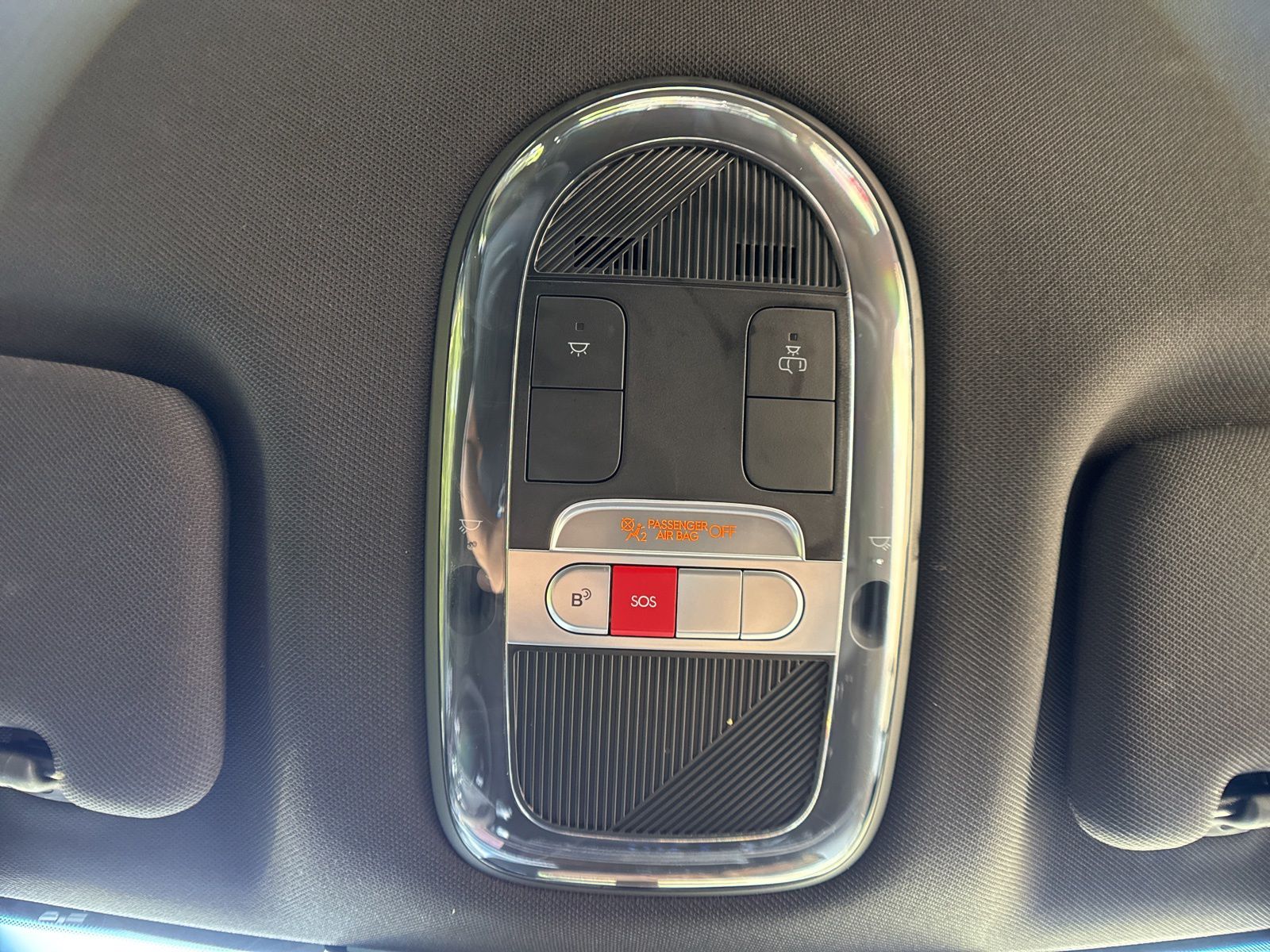 Used 2024 White Hyundai SEL image 29