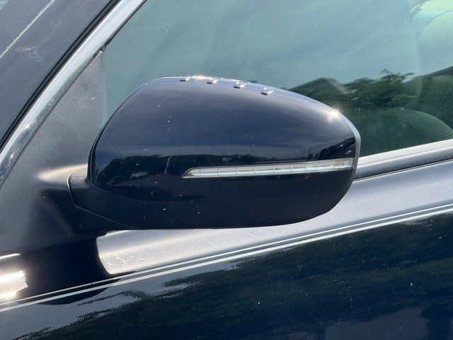 Used 2015 Black Kia EX image 29