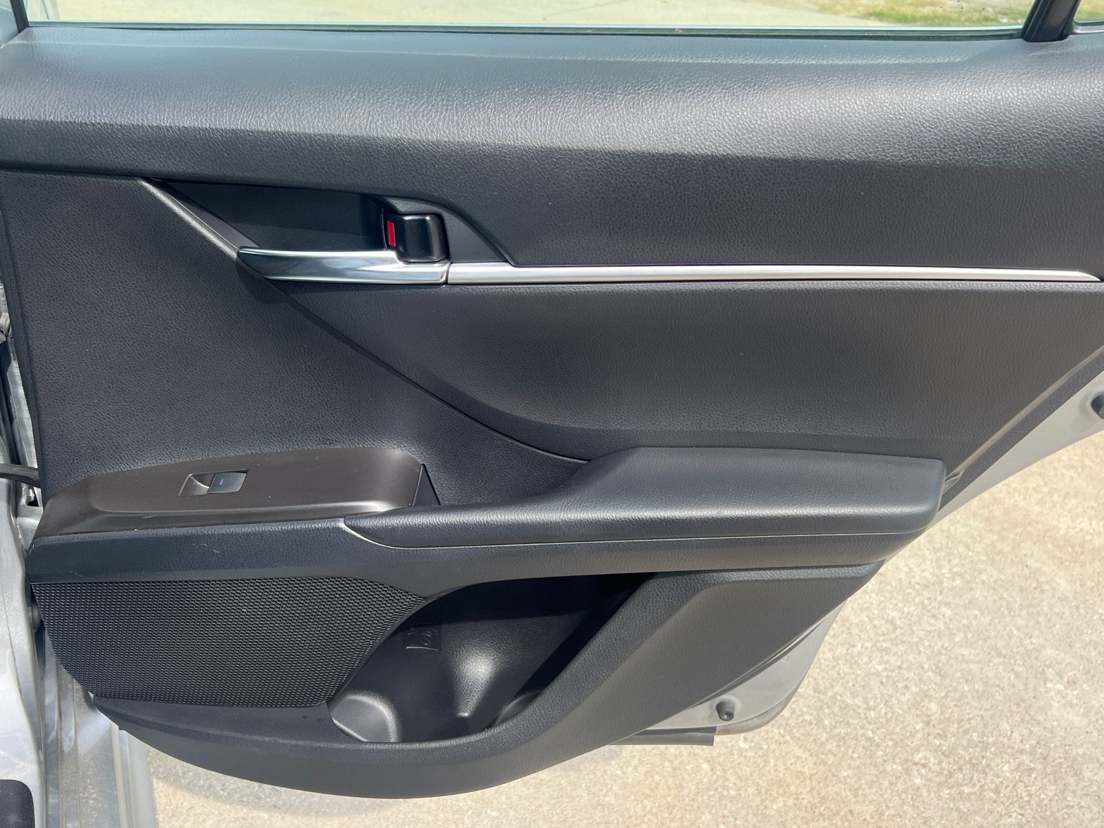 2022 Toyota Camry SE photo 17