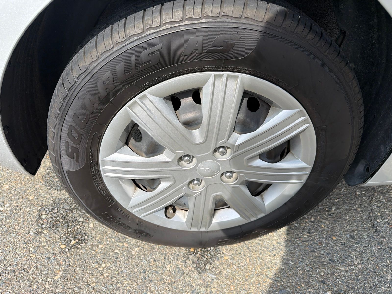 Used 2022 Silky Silver Kia S image 25