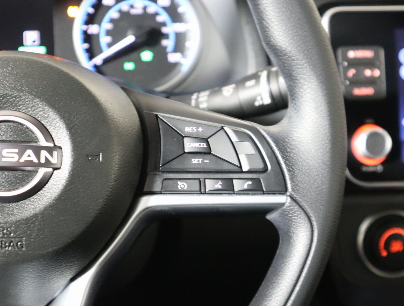 2023 Nissan LEAF S photo