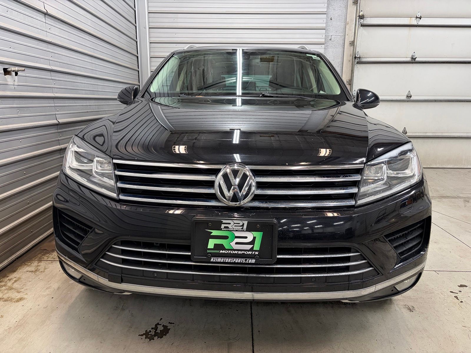 Photo 2 of 2015 Volkswagen Touareg V6 TDI
