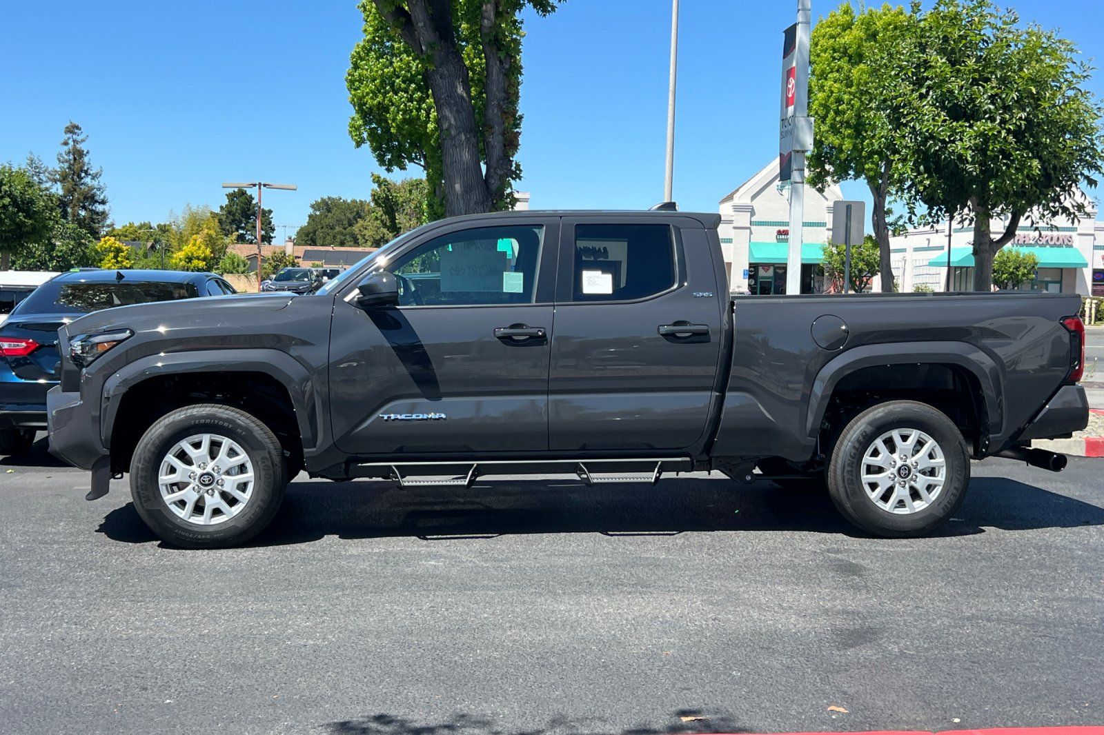 2025 Toyota Tacoma SR5 - Photo 6