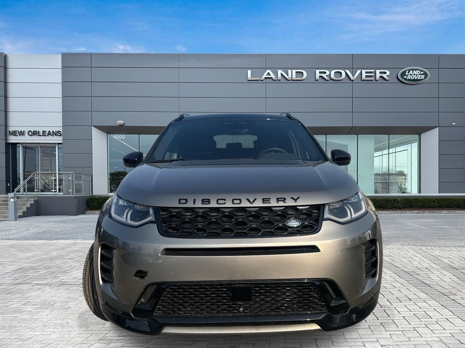 View vehicle photo 4