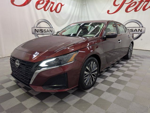 Garnet Pearl Metallic 2025 Nissan Altima Sedan Front-Wheel Drive Continuously Variable Transmission
