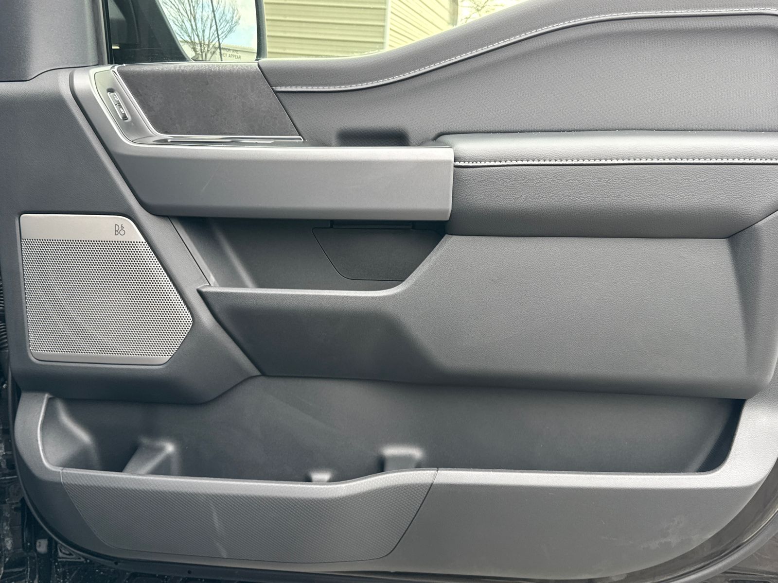 New 2026 Agate Black Metallic Ford XLT image 16