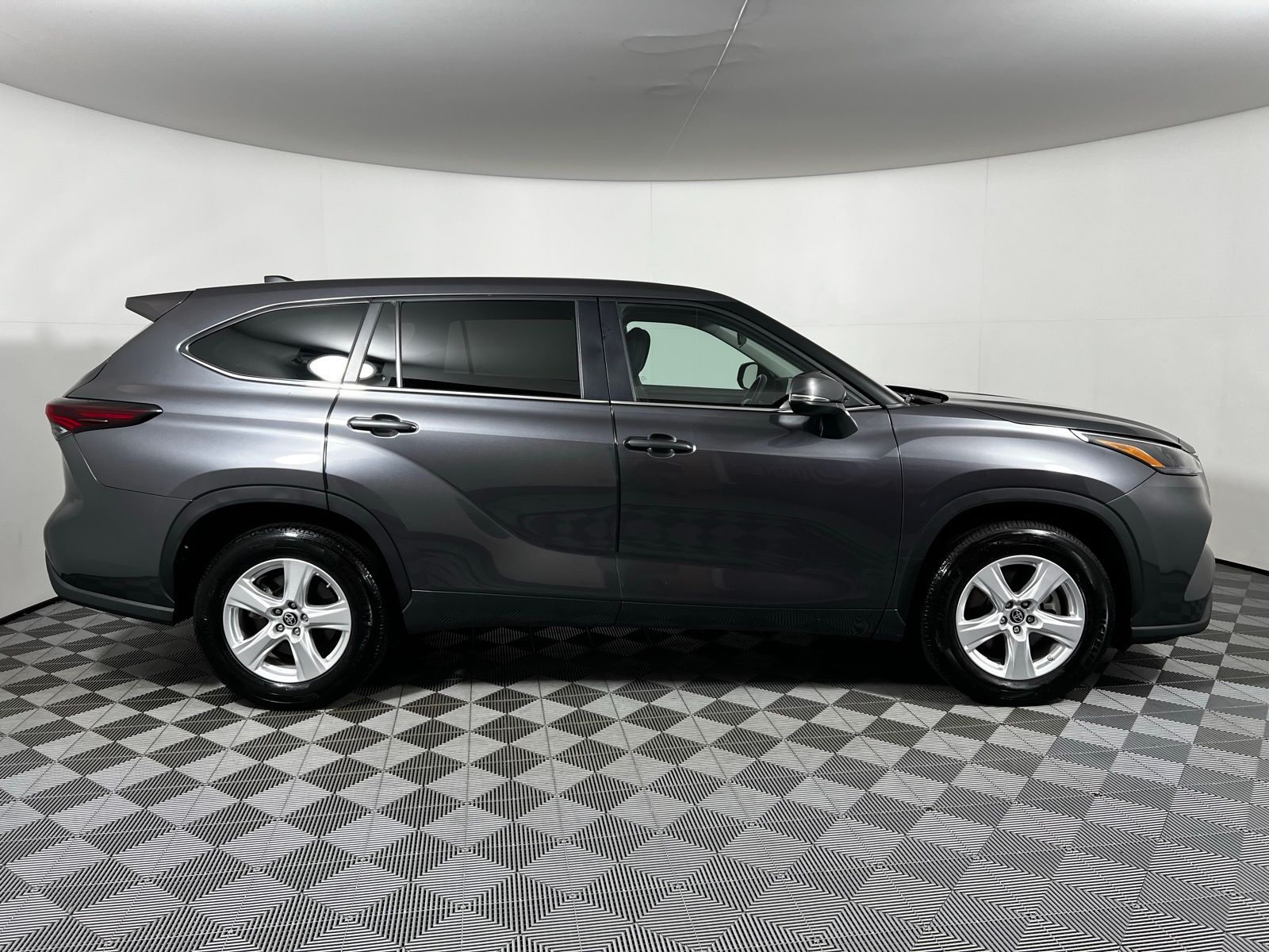 Thumbnail: 2024 Toyota Highlander - 4