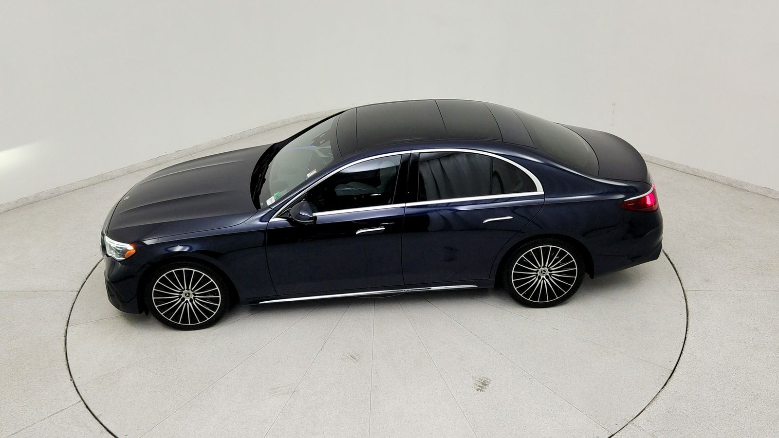 Used 2025 Blue Mercedes-Benz E 450 image 17