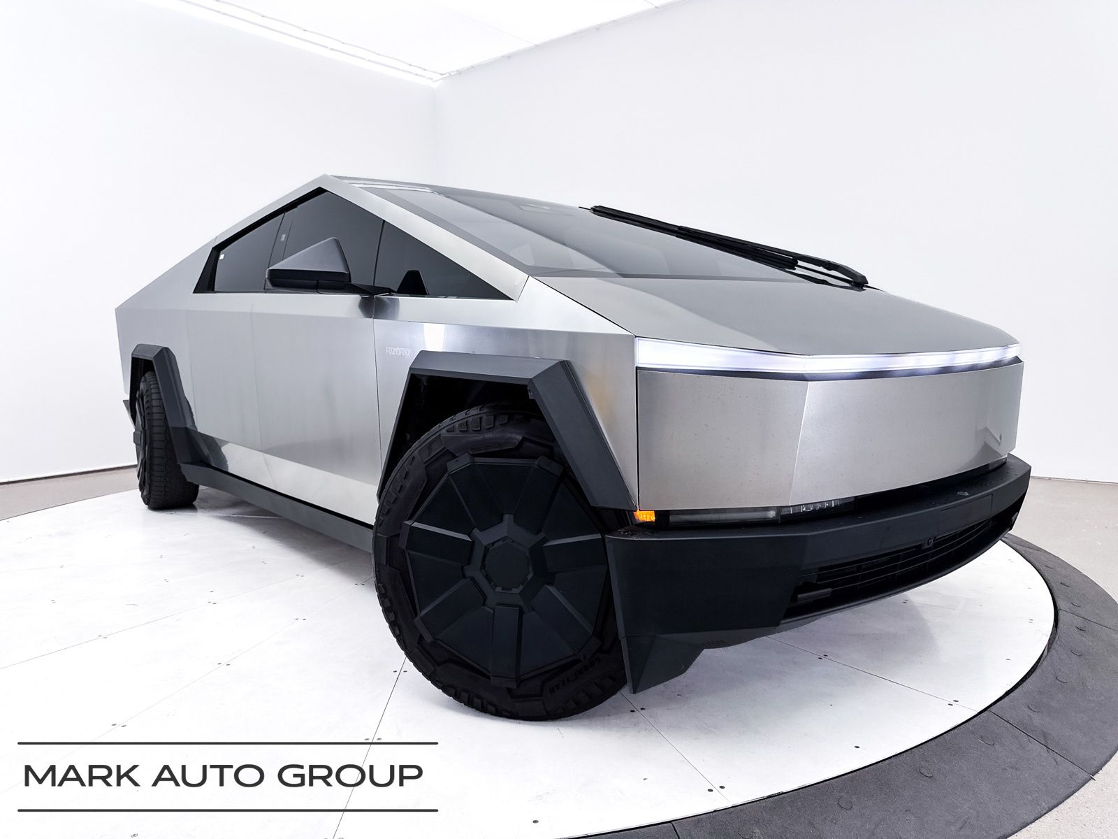 2024 Tesla Cybertruck Crew Cab AWD