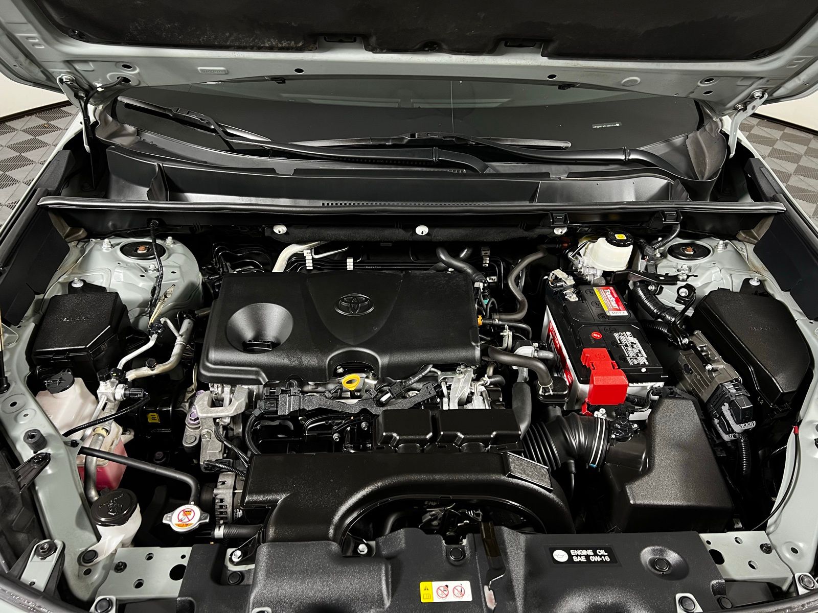 Thumbnail: 2020 Toyota RAV4 - 9