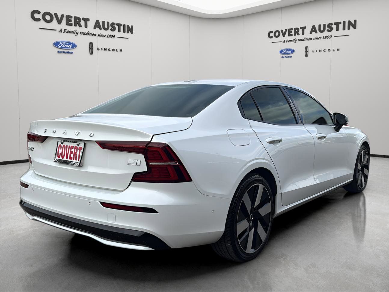 Used Car 2024 Volvo S60 Recharge Plug-in Hybrid  T8 Plus Dark Theme For Sale Under $40,000 In Austin, Texas