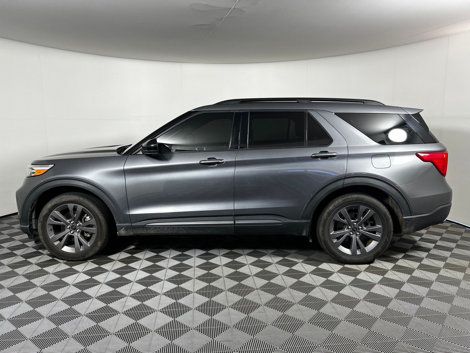 Thumbnail: 2022 Ford Explorer - 8