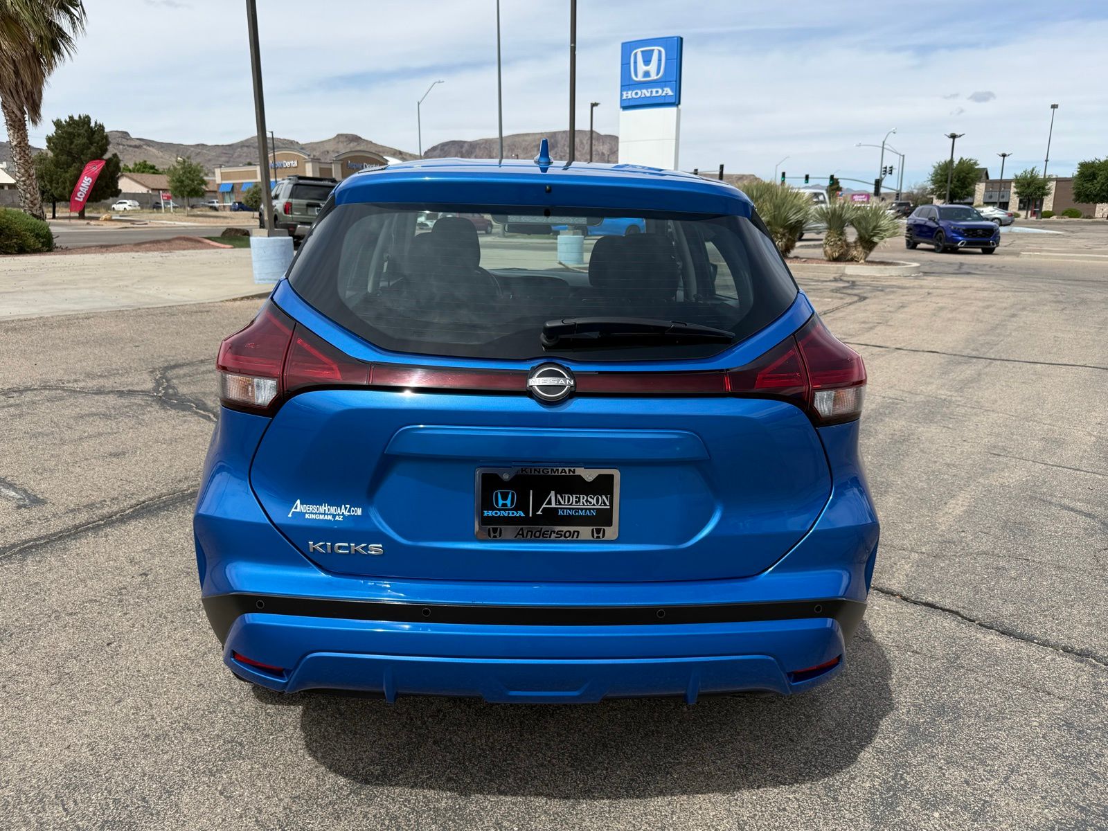 View vehicle photo 7