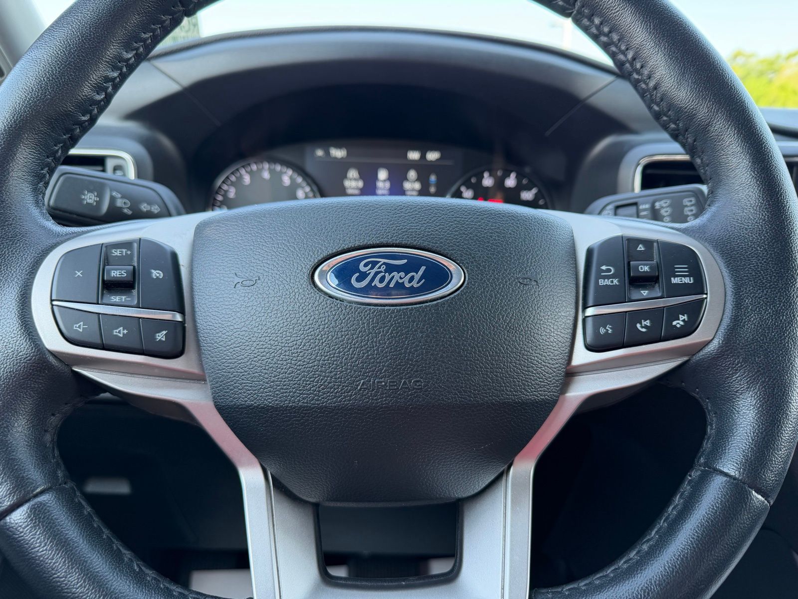 2024 Ford Explorer image 21