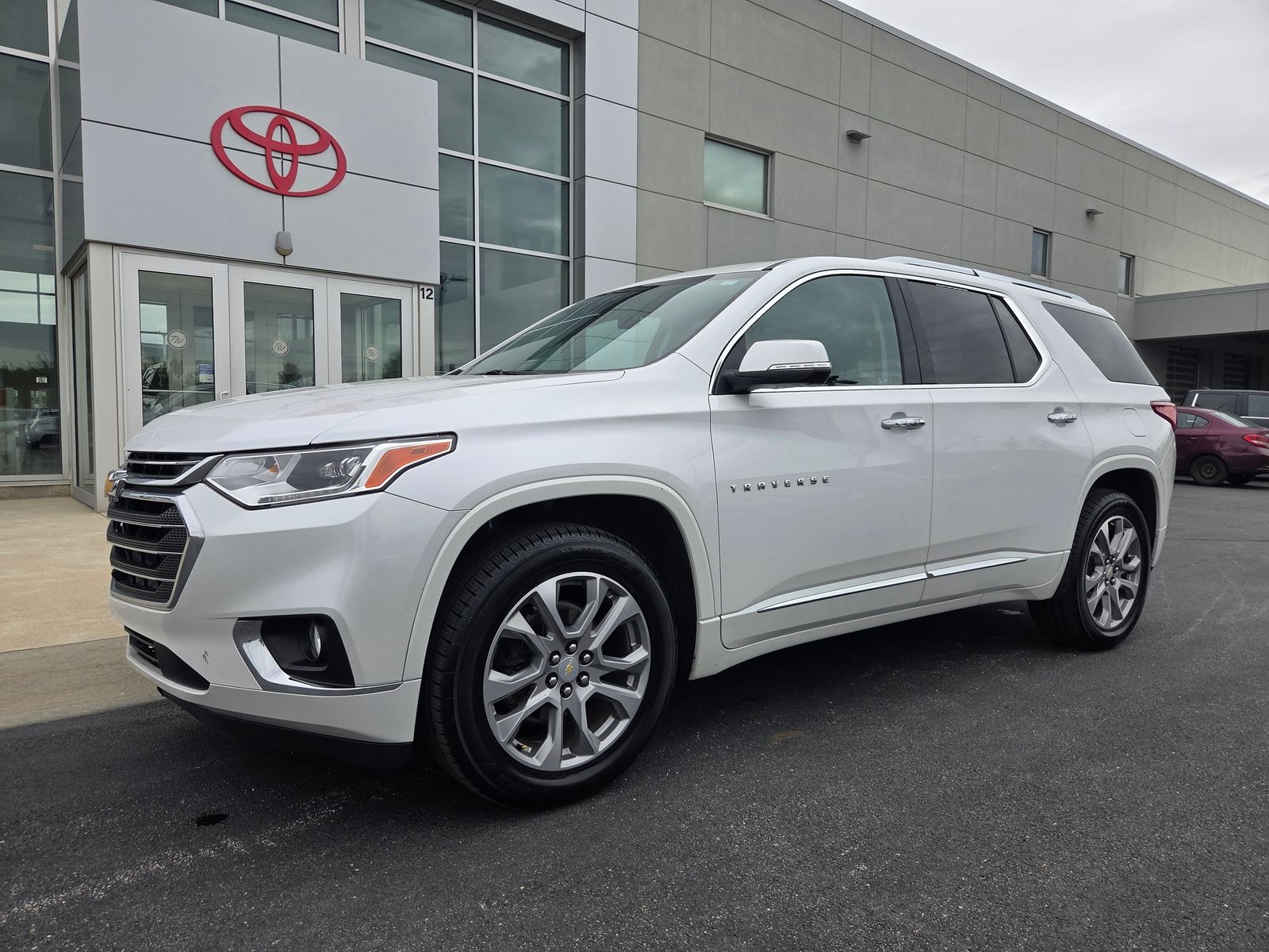 used 2021 Chevrolet Traverse car, priced at $27,244