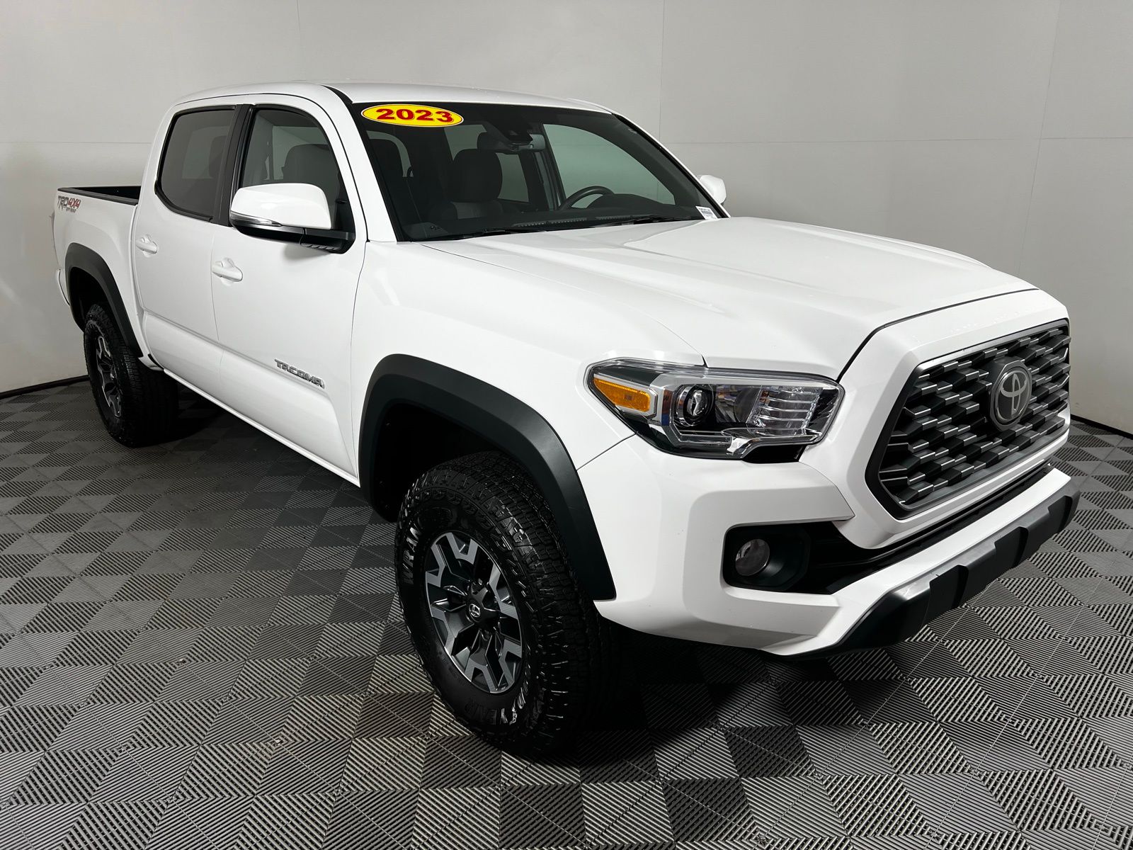 2023 Toyota Tacoma TRD Off-Road 3