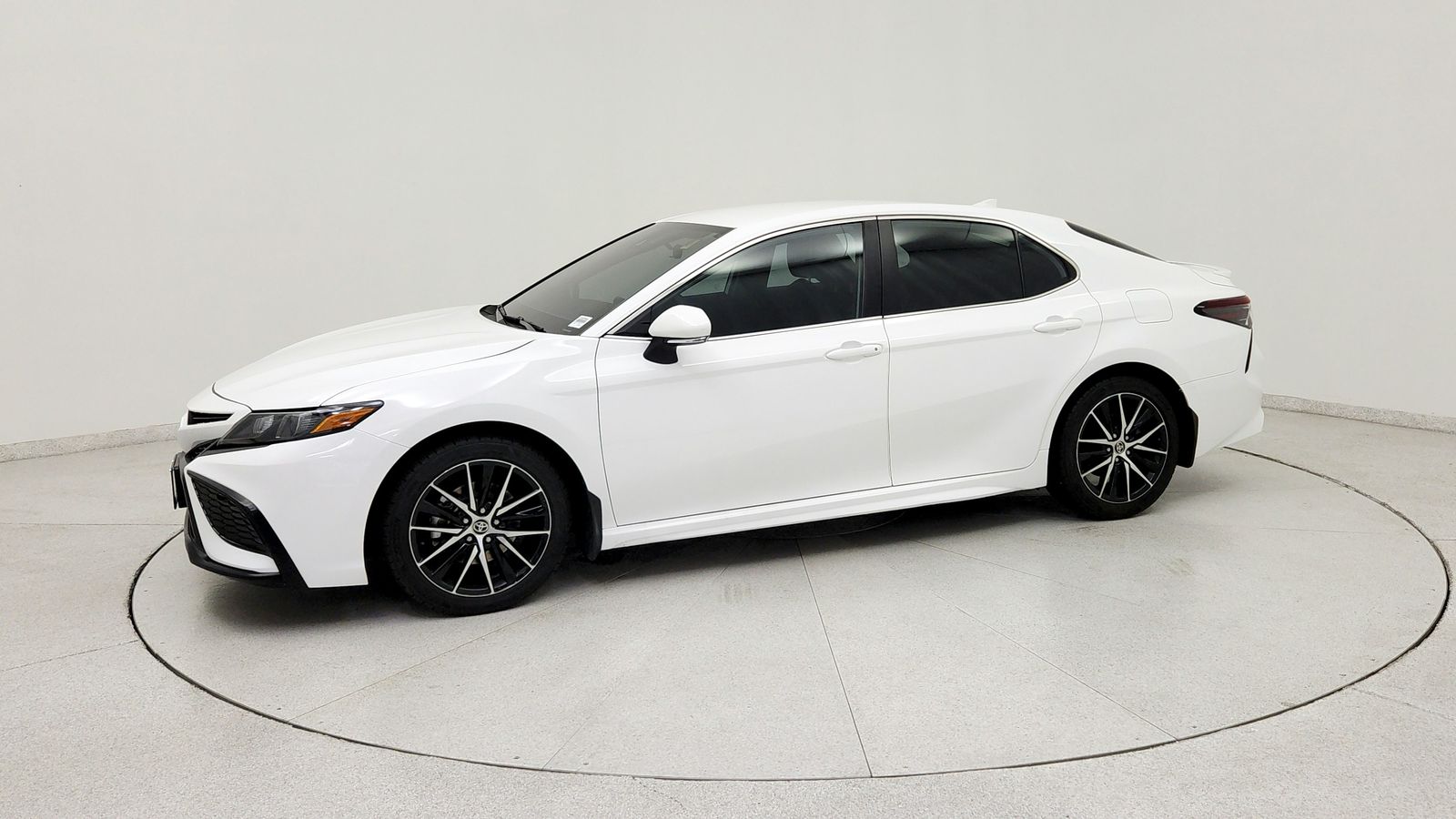 Used 2024 White Toyota SE image 3