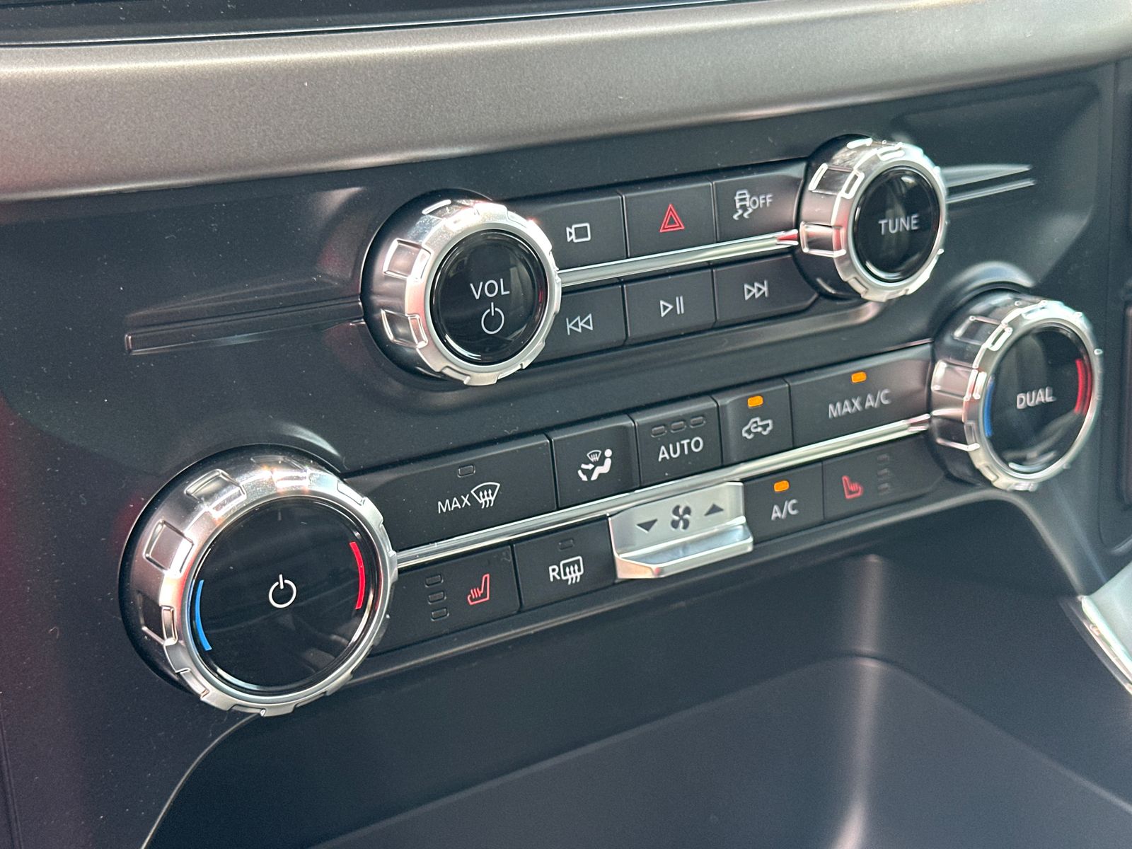 New 2026 Oxford White Ford XLT image 30