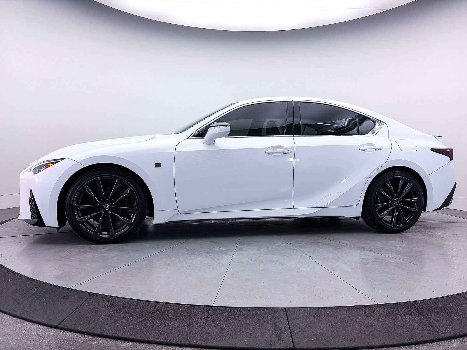 2024 Lexus IS 350 F SPORT DESIGN - Photo 40