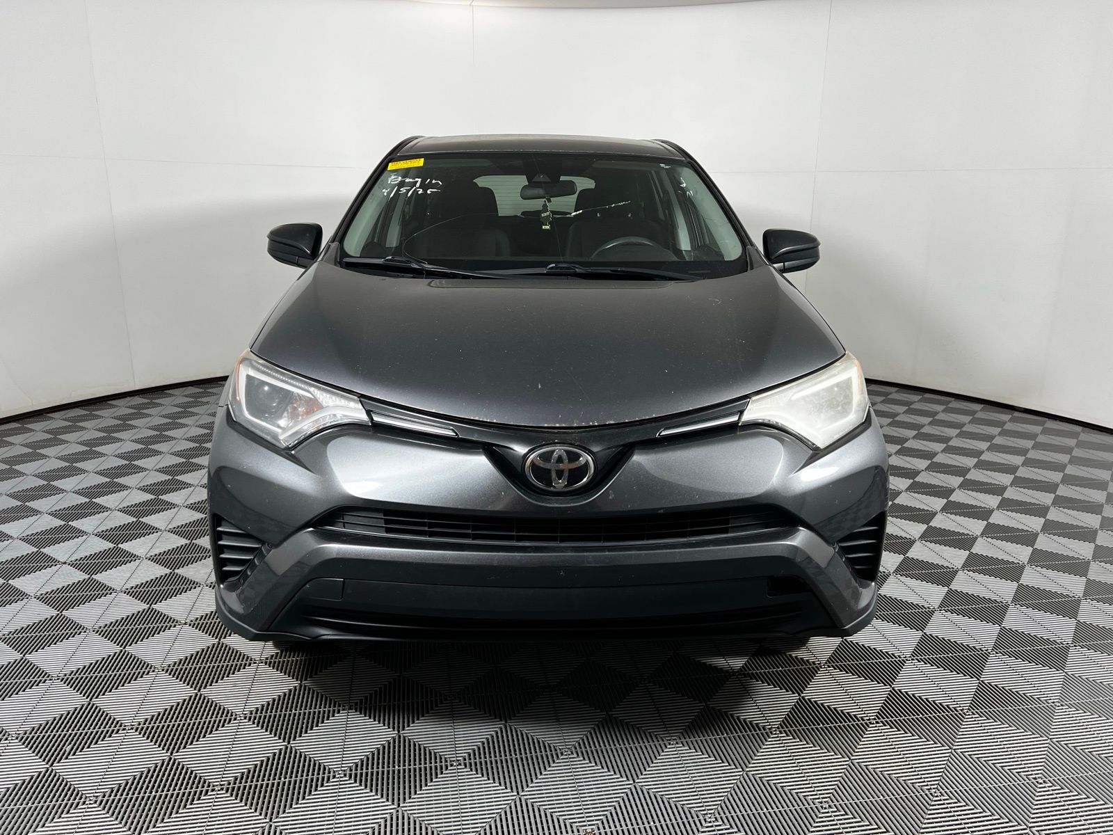 Thumbnail: 2016 Toyota RAV4 - 2