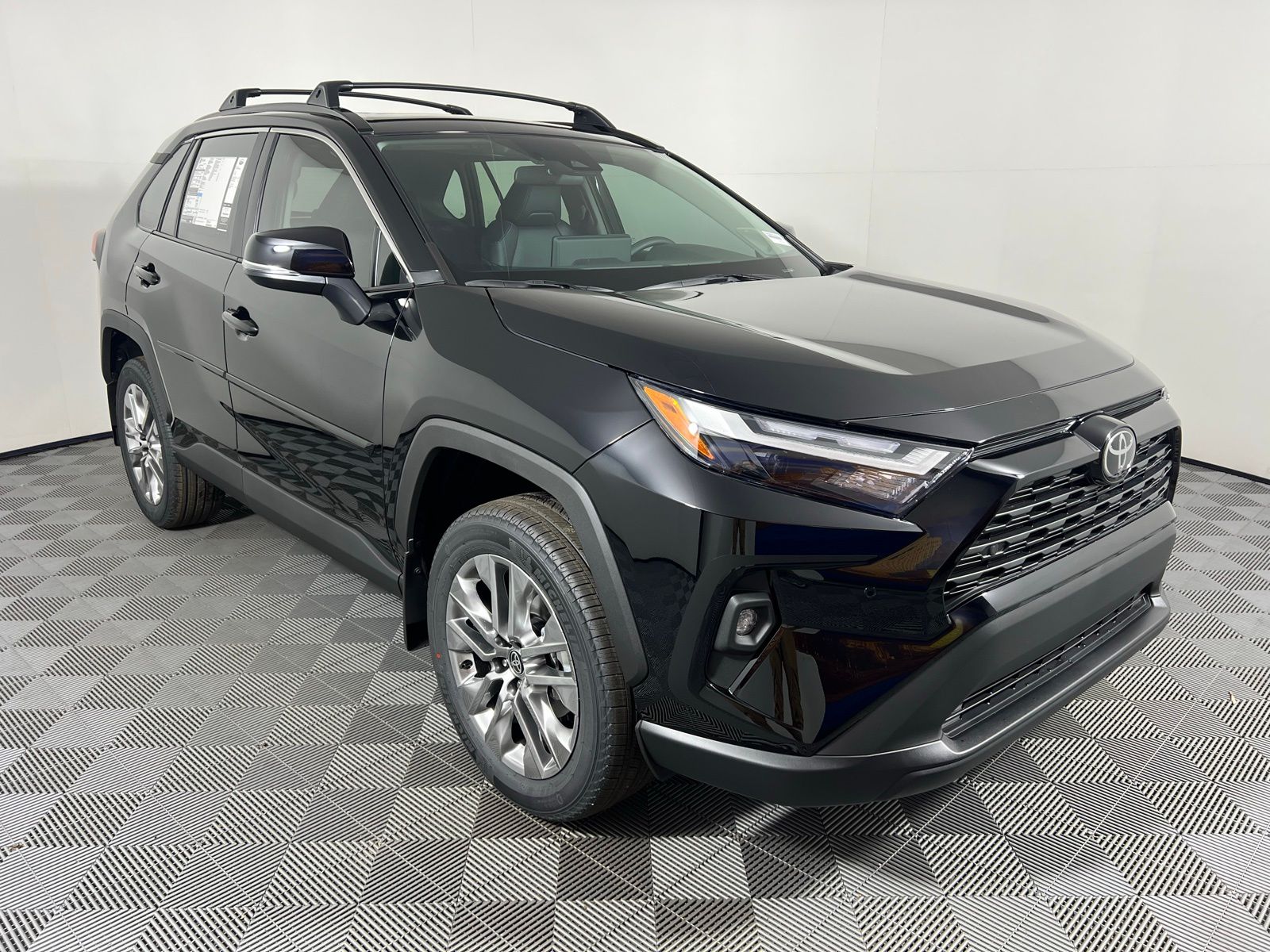 2025 Toyota RAV4 XLE Premium 3